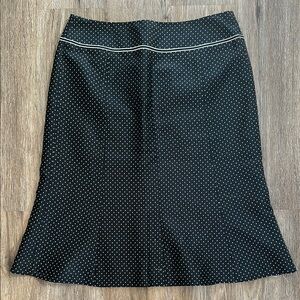 **VERY NICE** Ann Taylor Women’s BLACK POLKA DOT SKIRT—Size 4